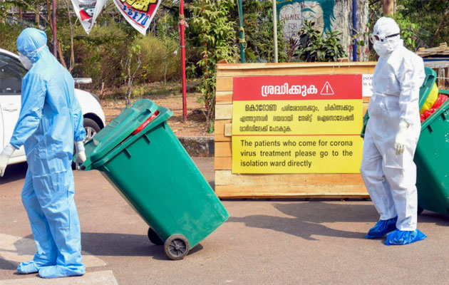 പരീക്ഷകള്‍ മാറ്റി, അതിര്‍ത്തികള്‍ അടച്ചു, സര്‍ക്കാര്‍ ജീവനക്കാര്‍ക്ക് നിയന്ത്രണം; സംസ്ഥാനം ലോക്ക് ഡൗണിലേക്കോ? 