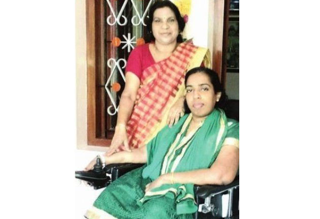 പുസ്തകങ്ങളിലൂടെ ലോകം കണ്ടവള്‍, വെല്ലുവിളികള്‍ സതിക്കൊരു പ്രശ്‌നമേയല്ല